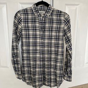 Madewell button down lightweight navy plaid shirt
